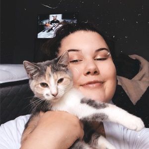 Meet your Posher, Olivia